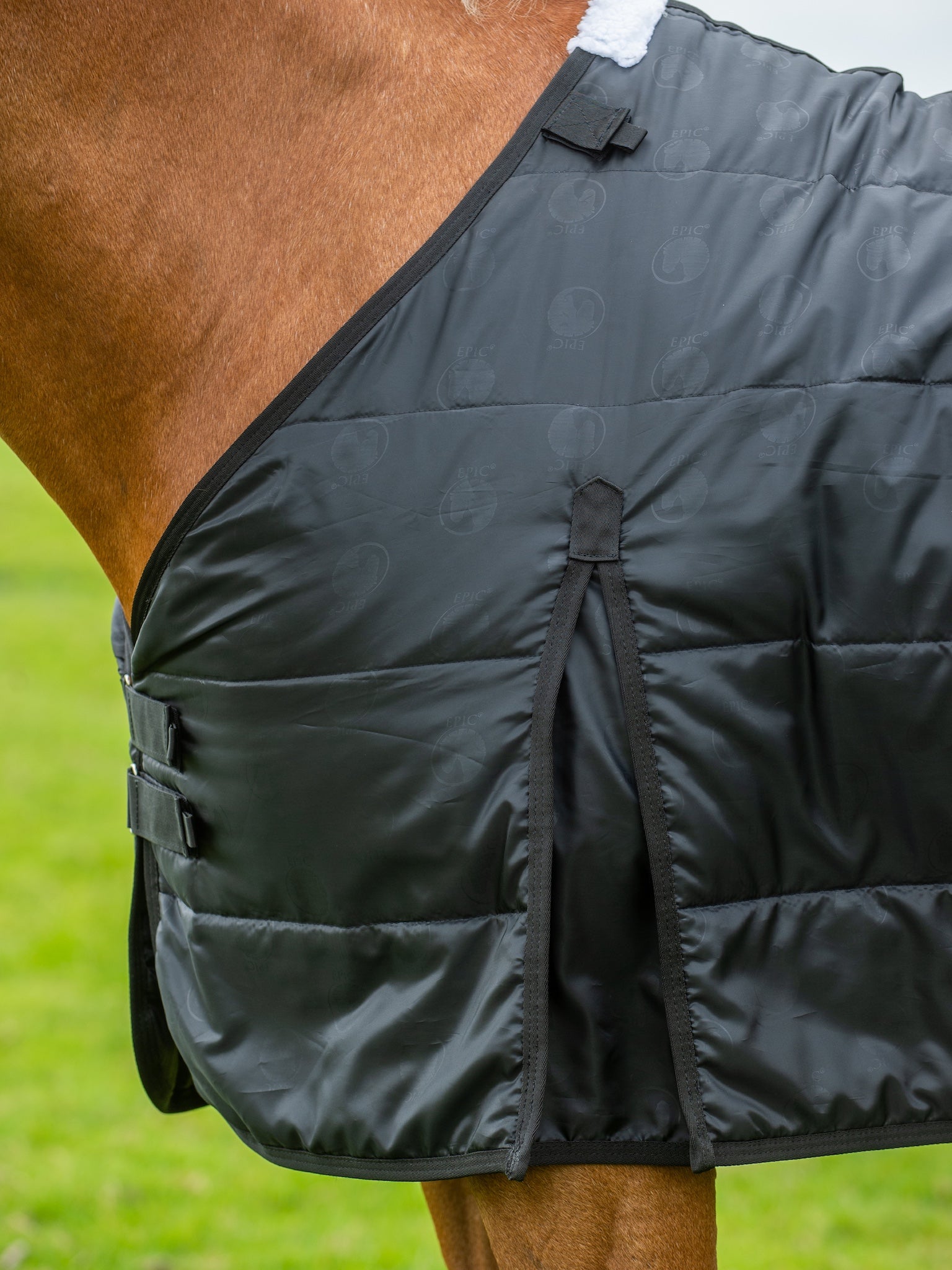 Epic Classic 200g Liner Rug - Broad Fit - Black