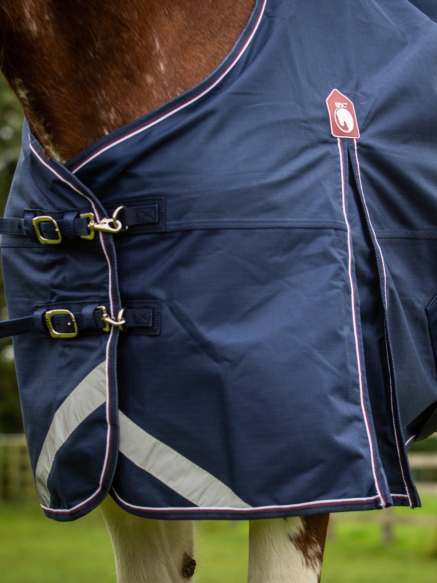 Epic Essential 40g Turnout Rug - Broad Fit - Navy