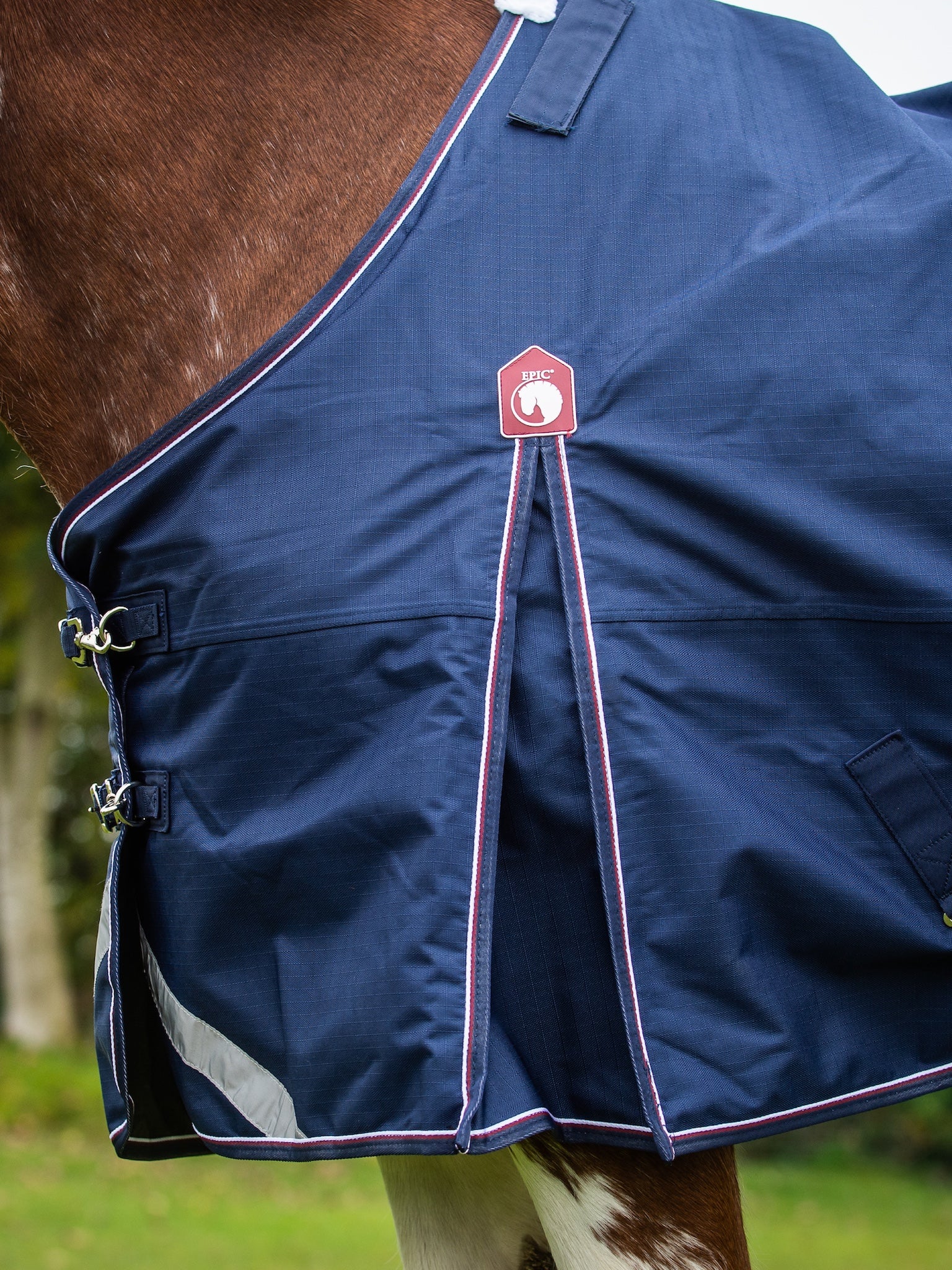 Epic Essential 40g Turnout Rug - Broad Fit - Navy
