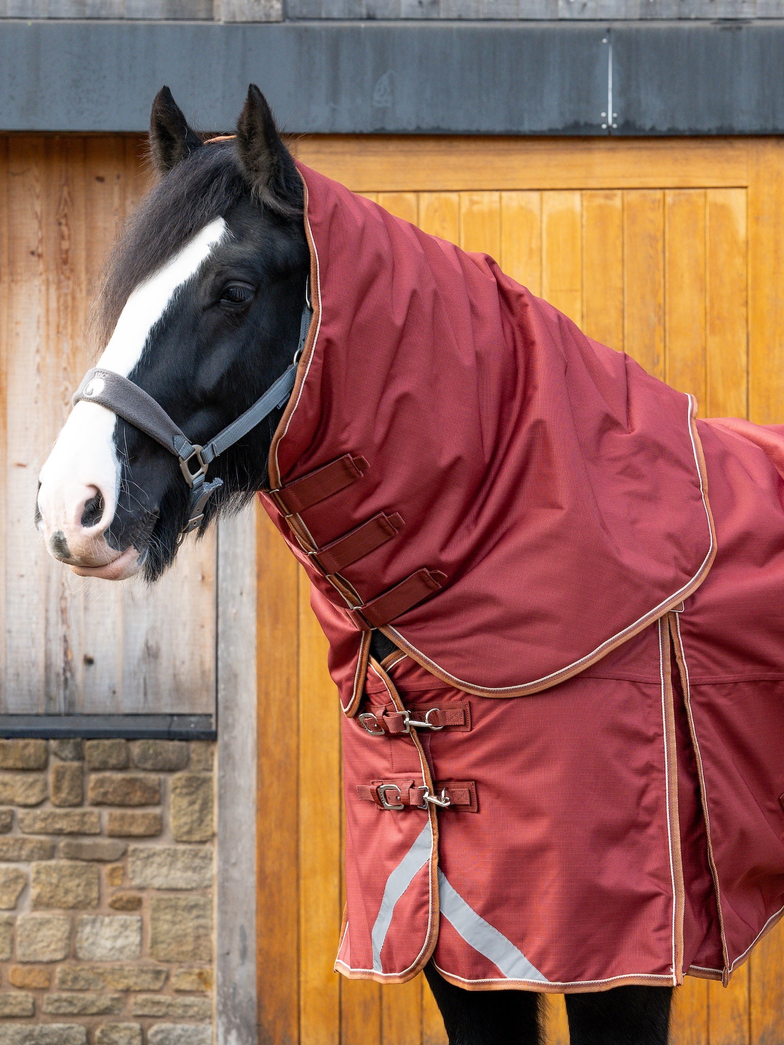 Epic Essential 200g Turnout Hood - Regular Fit