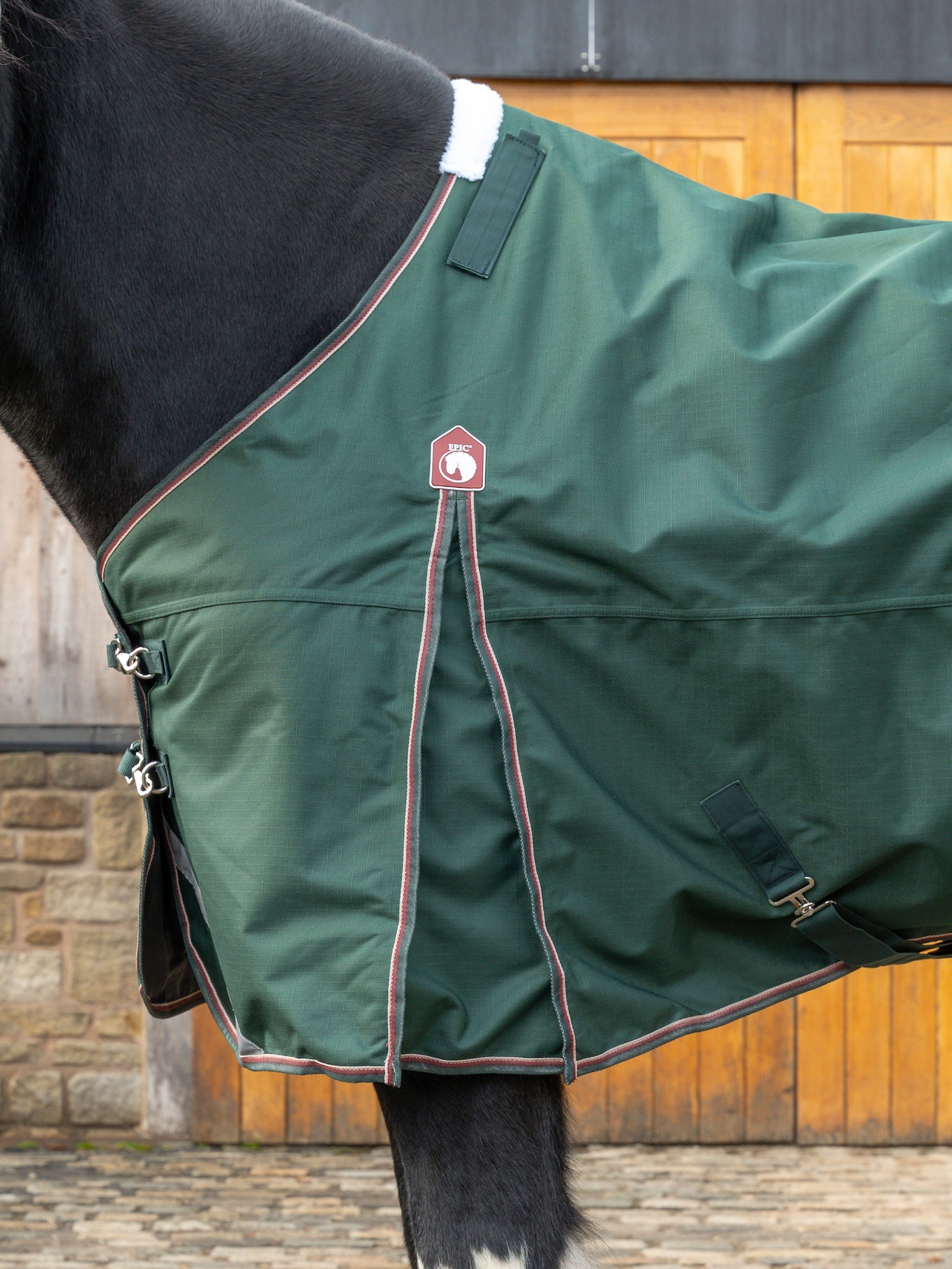Epic Essential 100g Turnout Rug - Broad Fit