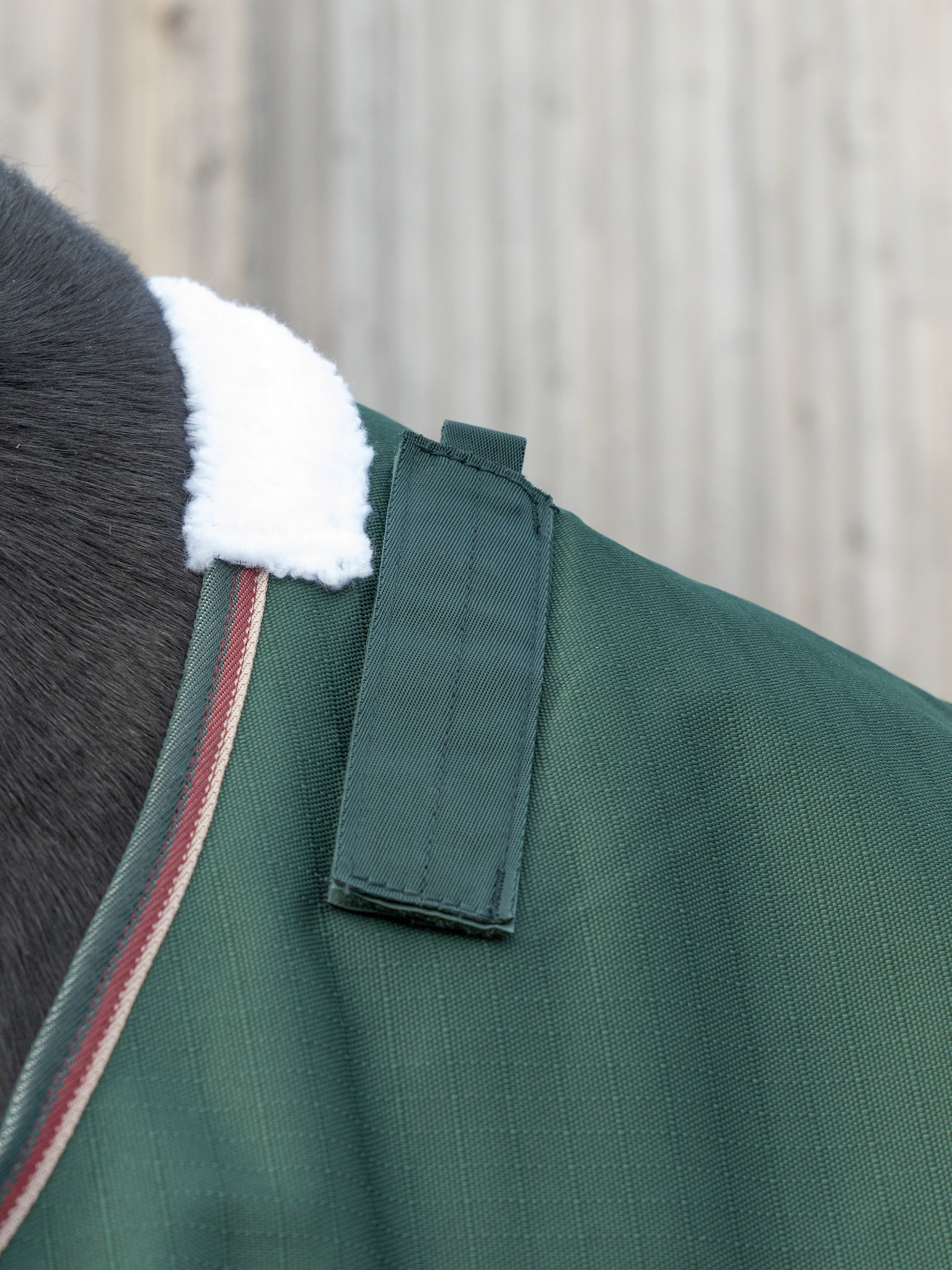 Epic Essential 100g Turnout Rug - Broad Fit