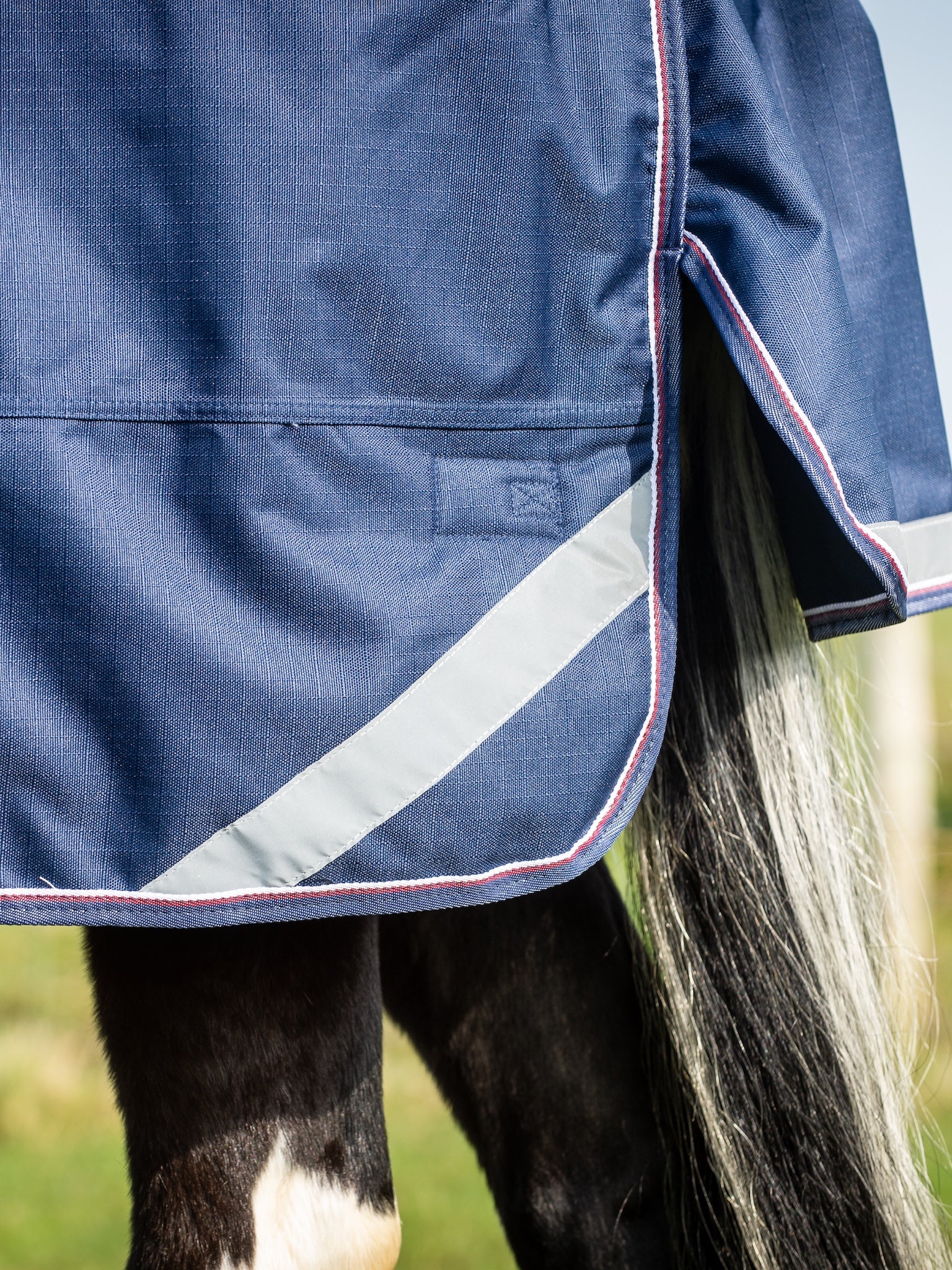 Epic Essential 40g Turnout Rug  -  Regular Fit